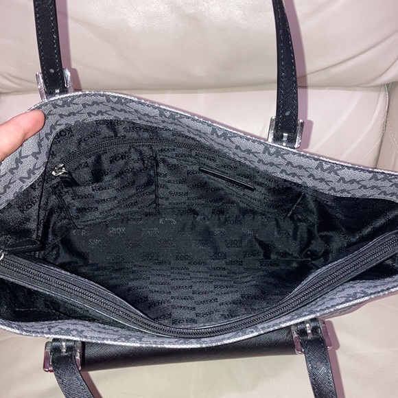 Michael Kors Jet Set Signature Large Pocket Tote Black Gray - Picture 7 of 16